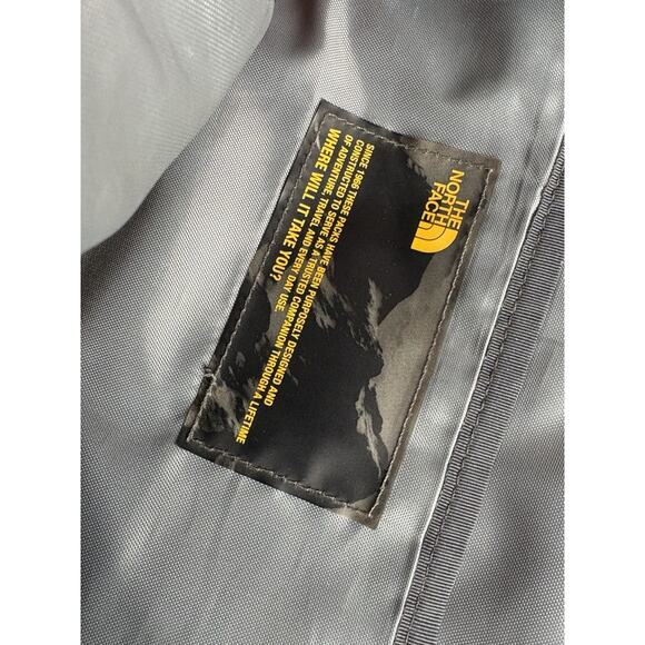 The North Face Vault Backpack Day Hiking Adventure Pack Turquoise And Orange - Picture 4 of 5